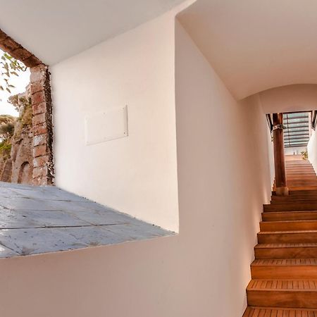 Yacht Club Capo Cervo Suites B&B Sorrento Bagian luar foto