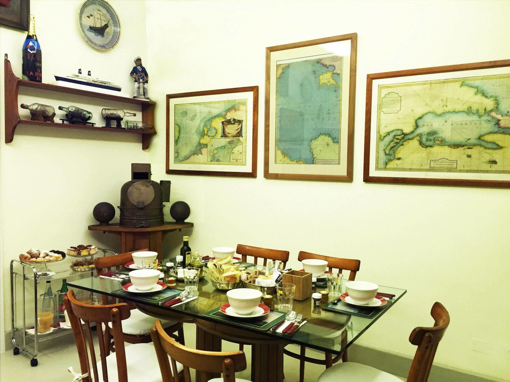 Yacht Club Capo Cervo Suites B&B Sorrento Bagian luar foto